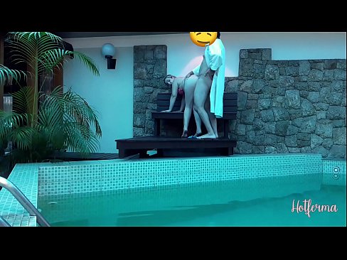 ❤️ Chefe convida criada para a piscina, mas não conseguiu resistir a um Porno russo em nós pt.4k-porno.ru ❌